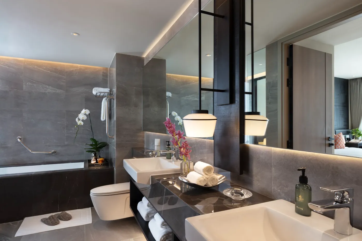 SR Thailand BKK Asc Thonglor 1BRM Pre Bathrm LR for Ascott Thonglor Bangkok: VIAIVE Hotel Read for Bangkok Longer Stays, Families & Sukhumvit Dining.