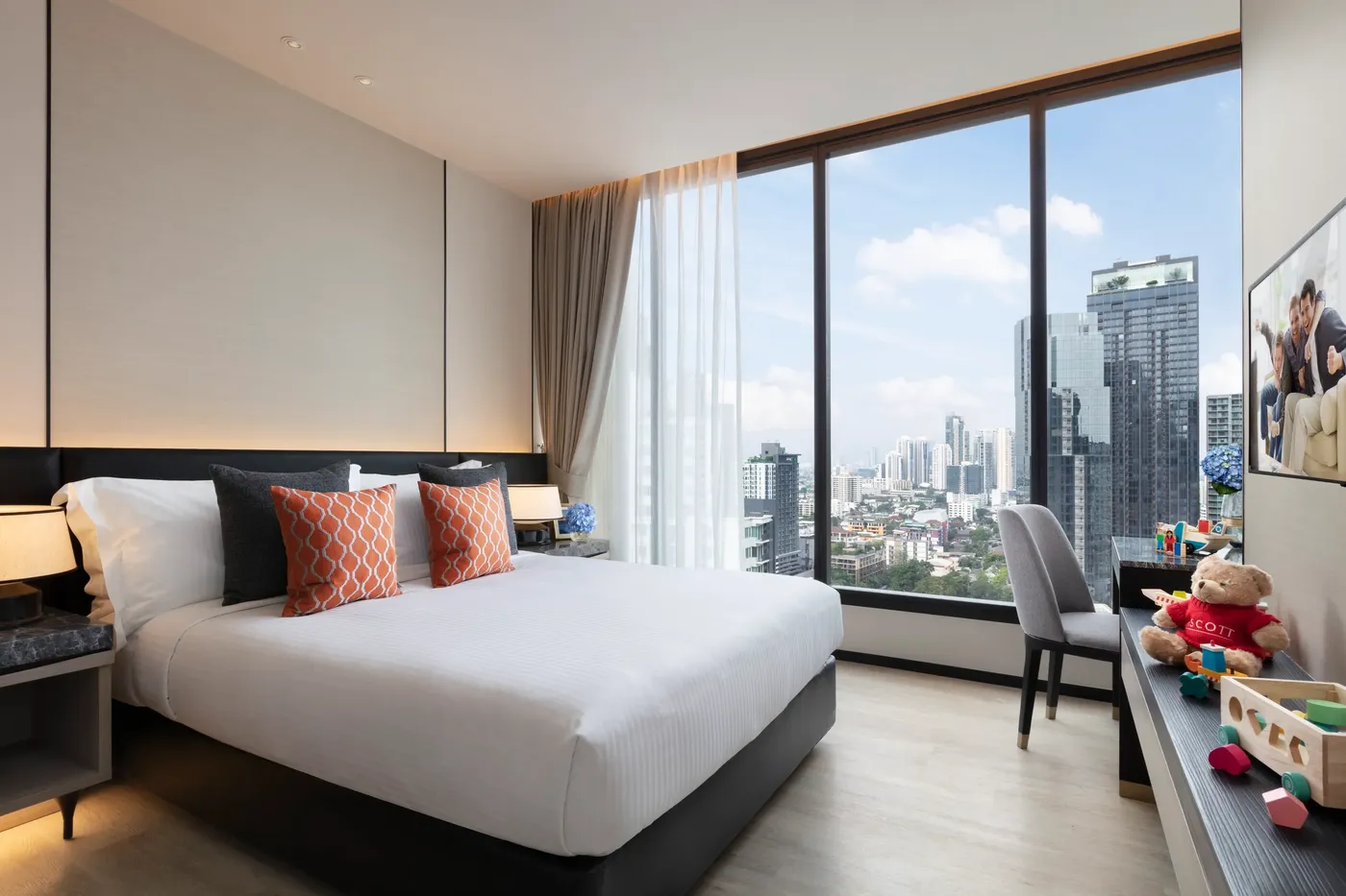 SR Thailand BKK Asc Thonglor 2BRM Pre Second BRM LR for Ascott Thonglor Bangkok: VIAIVE Hotel Read for Bangkok Longer Stays, Families & Sukhumvit Dining.