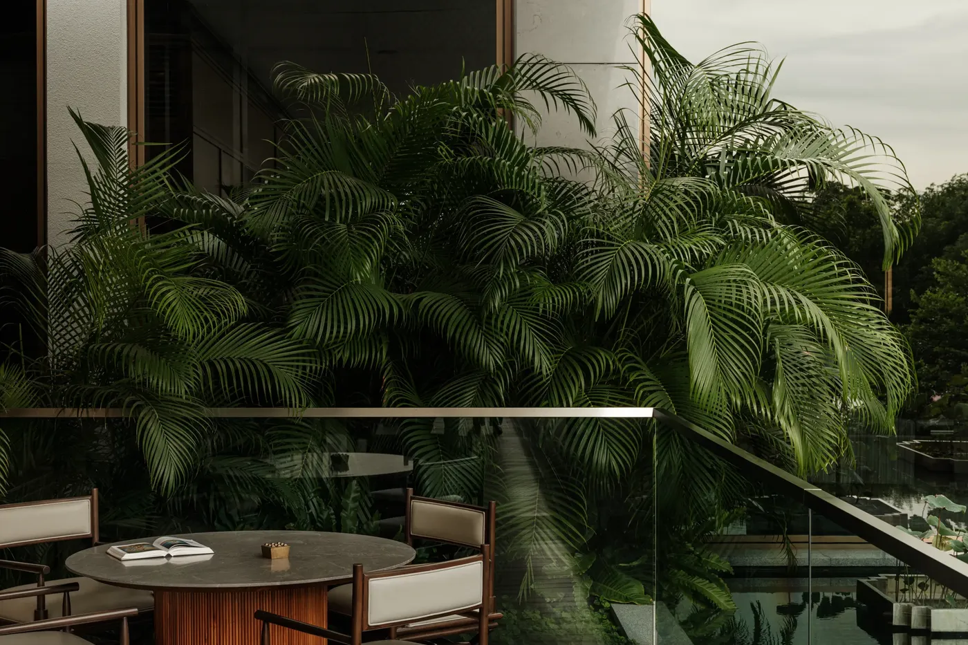 Capella Bangkok Living Room by Georg Roske 3 LowRes for Capella Bangkok Review: When the Chao Phraya’s Most Intimate Luxury Hotel Is Worth It.